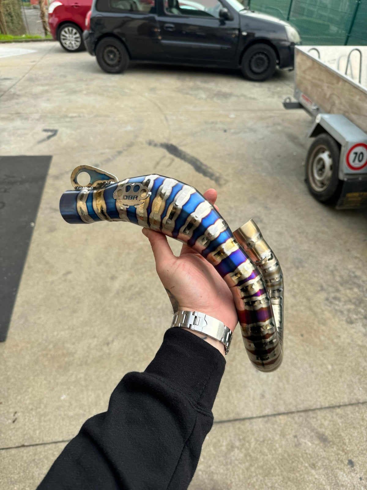 Collettore in Titanio Personalizzato per KTM 450 SMR 2024 – Finitura Multicolor con Prevalenza Viola - DBR Factory